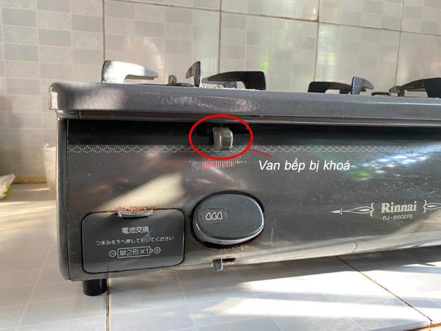 Cách sửa bếp ga âm không đánh lửa bị khoá van bếp